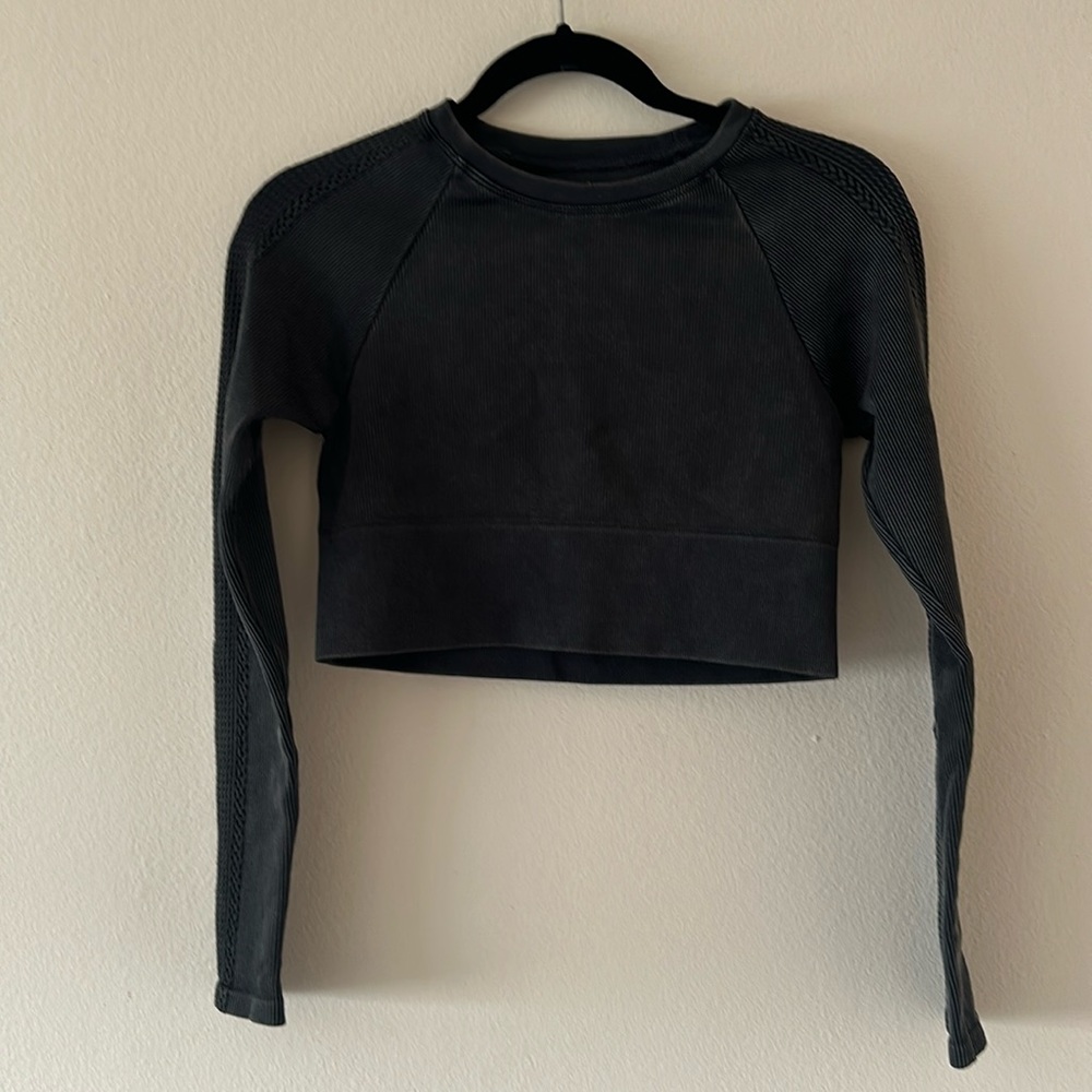 Offline by Aerie long sleeve crop top // Size Medium